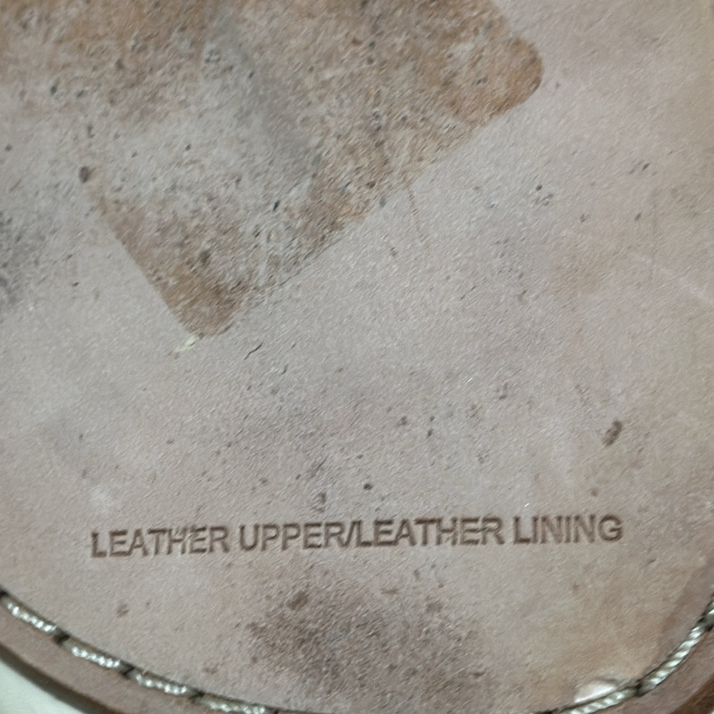 Vera Wang Lavender Cream Leather Sandals - 8 1/2 - Picture 10 of 11